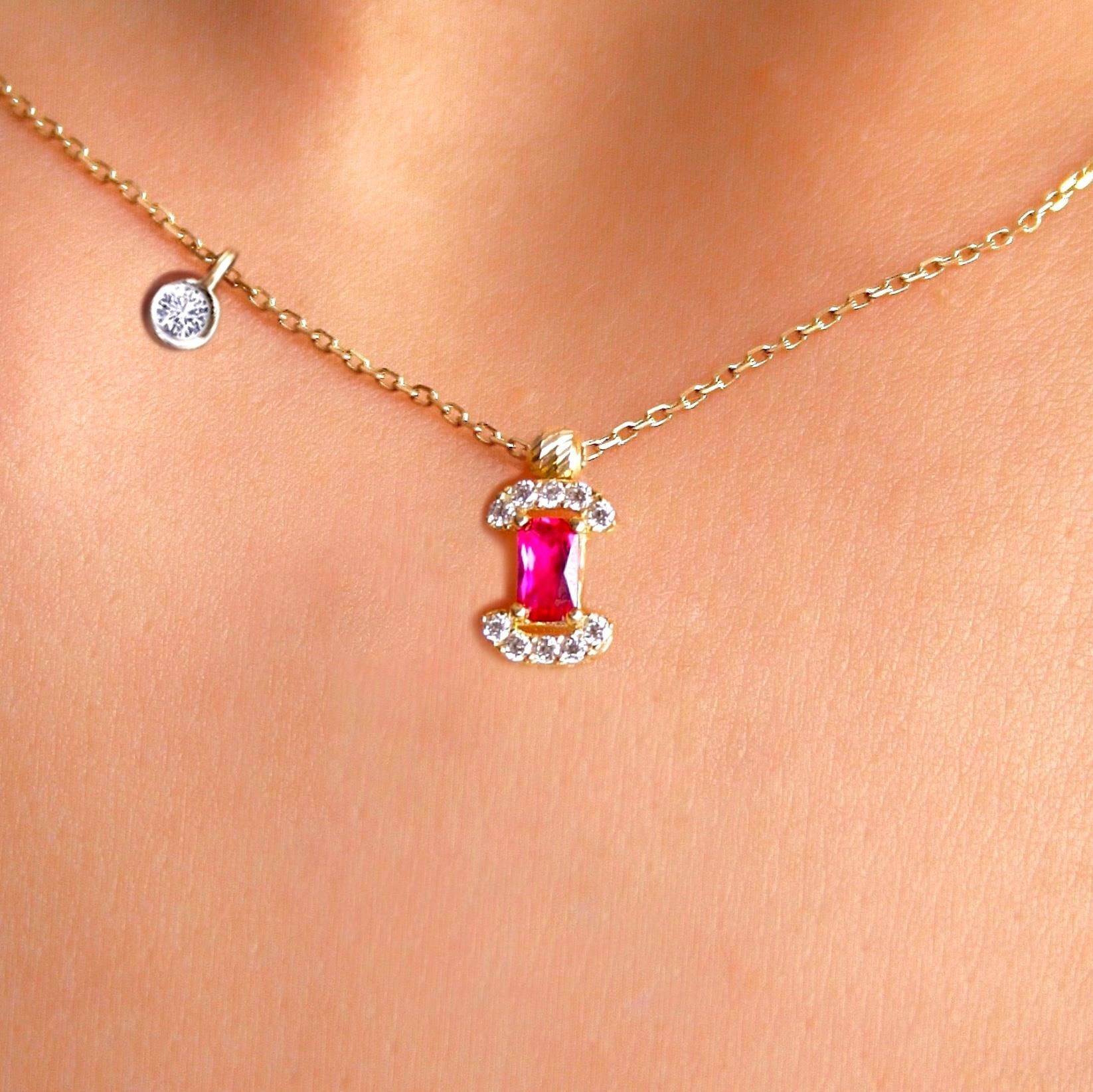 Pırlanta Tohumlu 14 Ayar Altın Yakut Rengi Yarım Baget Kolye Ucu